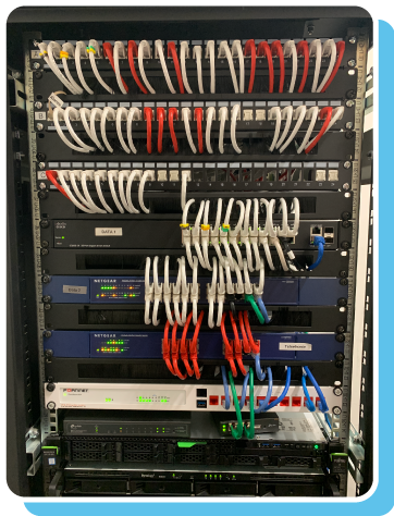installation de baie -cybersécurité réseau